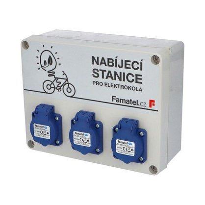 FAMATEL 30710  -Nabíjecí stanice IP54 3x230V s ochr. kolíkem, 235x182x95mm, hladké boky