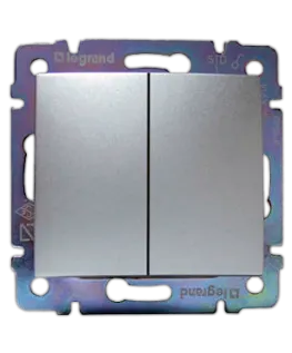 LEGRAND Valena 770218  Přepínač tlačítkový dvojitý, hliník